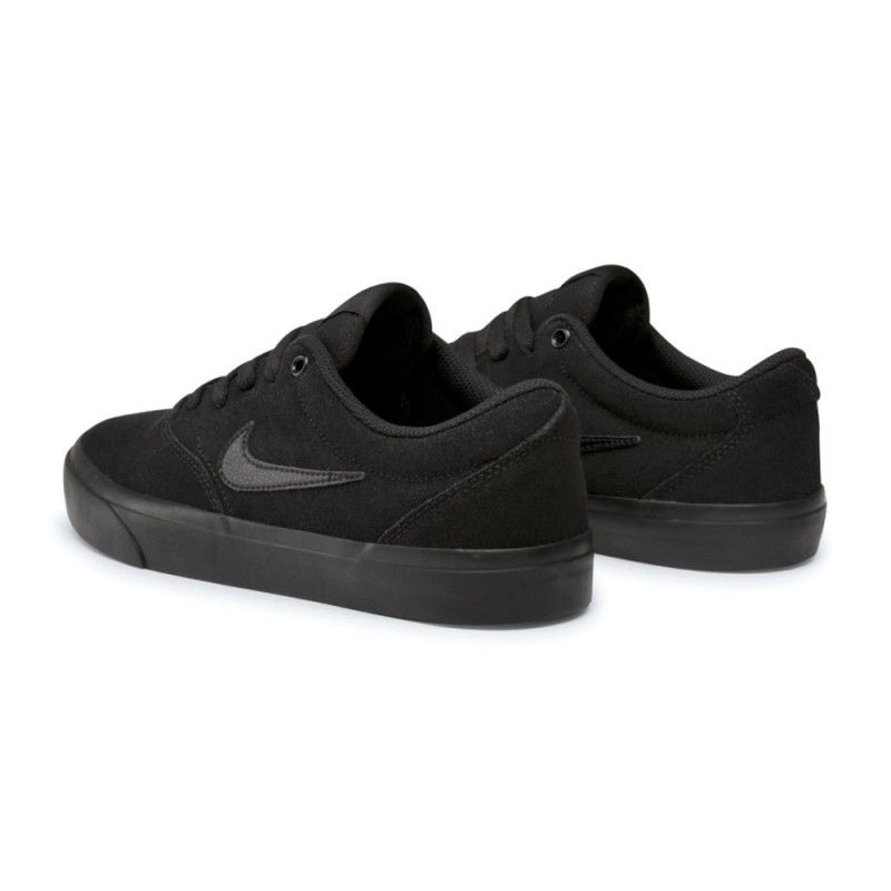 Rebajas en Nike: así son las zapatillas negras SB Charge Suede